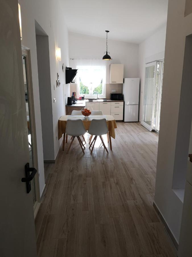 מאלינסקה Apartment Nada 2 מראה חיצוני תמונה