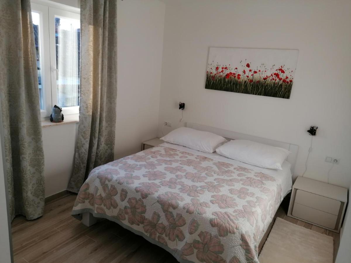 מאלינסקה Apartment Nada 2 מראה חיצוני תמונה