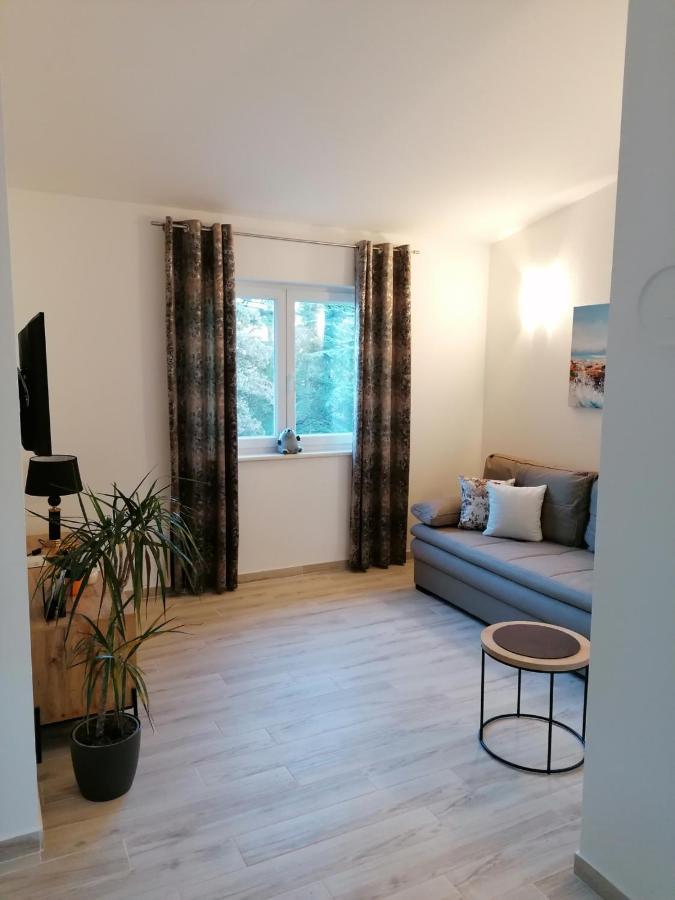 מאלינסקה Apartment Nada 2 מראה חיצוני תמונה